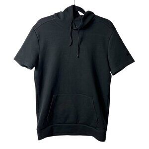 Under armour hooded short sleeve black pullover men’s size medium